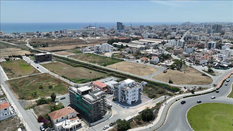 New residence at 800 meters from the sea, Larnaca, Cyprus — photo 9