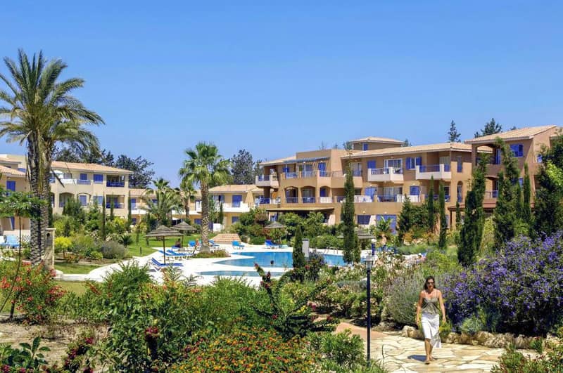 Complex of villas with a swimming pool and terraces near the sea, Kato Paphos, Cyprus — photo 5