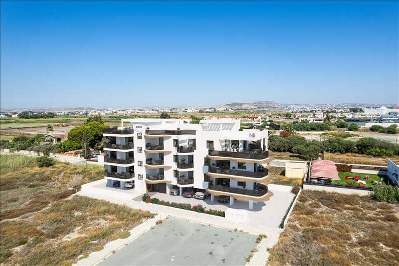 New residence with a roof-top garden at 250 meters from the sea, Livadia, Cyprus — photo 8