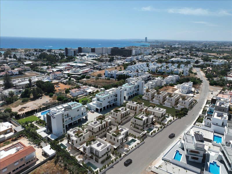 New complex of villas with swimming pools and gardens, 5 minutes from Nissi Beach, Ayia Napa, Cyprus — photo 8