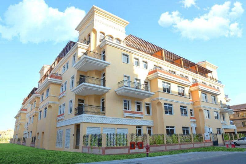 Apartments in Astoria complex by Segrex for residence visa with yields starting from 4.9%, in quiet area of JVC, Dubai, UAE — photo 2