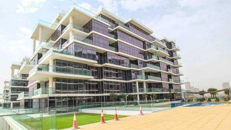 Luxury residence Jasmine with green areas and a spa in the prestigious area of Damac Hills, Dubai, UAE — photo 2