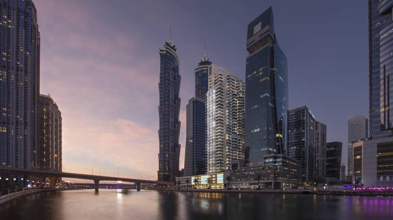 Жилой комплекс Urban Oasis от итальянского дизайнера, на берегу водного канала, с видом на город, Business Bay, Дубай, ОАЭ — фото 5