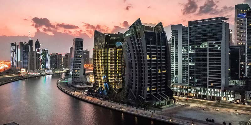 Элитный жилой комплекс PAGANI Tower с уникальным дизайном и видом на водный канал и небоскреб Бурдж-Халифа, Business Bay, Дубай, ОАЭ — фото 10