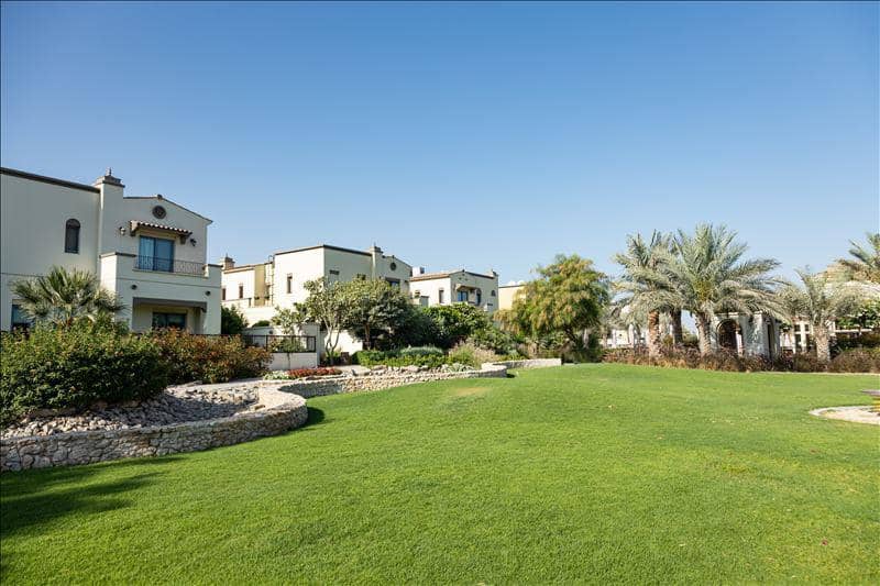 Закрытая резиденция Mushrif Village с бассейнами, садами и клубом, Mirdif, Дубай, ОАЭ — фото 23