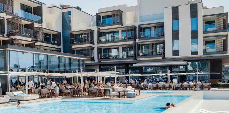 Современная резиденция на берегу моря Nikki Beach с собственным пляжем и отелем, Pearl Jumeirah, Дубай, ОАЭ — фото 2