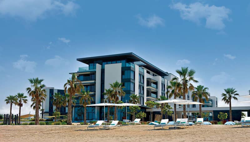Современная резиденция на берегу моря Nikki Beach с собственным пляжем и отелем, Pearl Jumeirah, Дубай, ОАЭ — фото 9