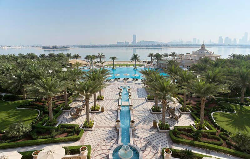 Новая элитная резиденция Raffles penthouses с полем для мини-гольфа и пляжным клубом, Palm Jumeirah, Дубай, ОАЭ — фото 18