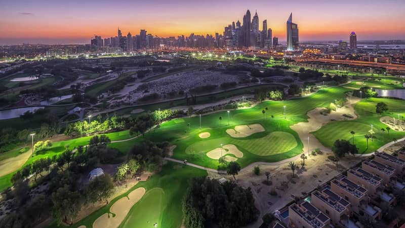 Новая резиденция Golf Views Seven City с бассейнами, торговым центром и коворкингом, JLT, Дубай, ОАЭ — фото 4