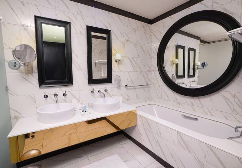 New residence Millennium Atria with a hotel and a shopping mall close to the canal and Downtown Dubai, Business Bay, Dubai, UAE — photo 4