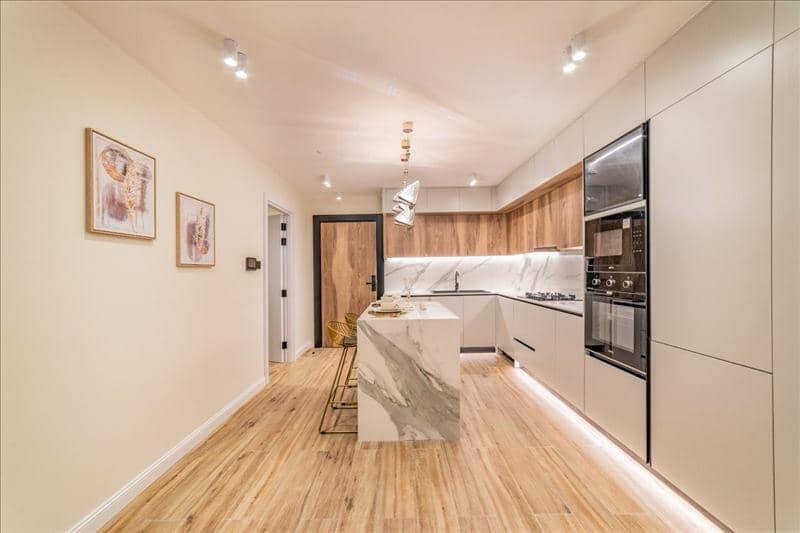 Новый комплекс Lucky Royale Residence с бассейнами, зонами коворкинга и садом, JVC, Дубай, ОАЭ — фото 4