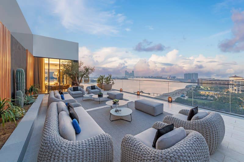 New Serenia District West Residence with a swimming pool, a spa center and parks, Jumeirah Islands, Dubai, UAE — photo 2