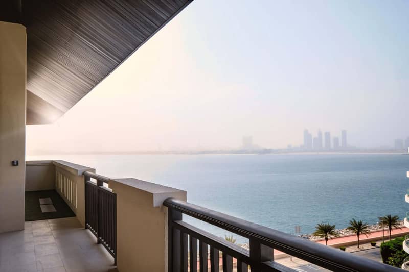 Luxury penthouses in a prestigious beachfront complex, Palm Jumeirah, Dubai, UAE — photo 20