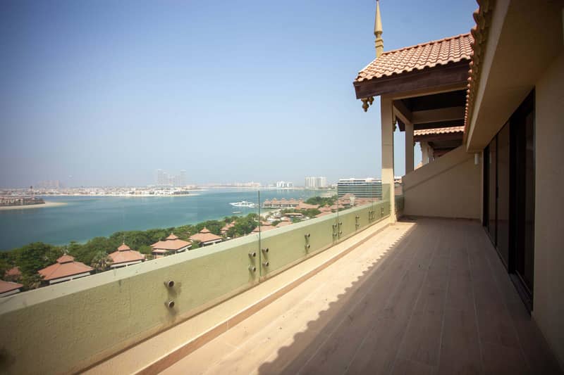 Luxury penthouses in a prestigious beachfront complex, Palm Jumeirah, Dubai, UAE — photo 2