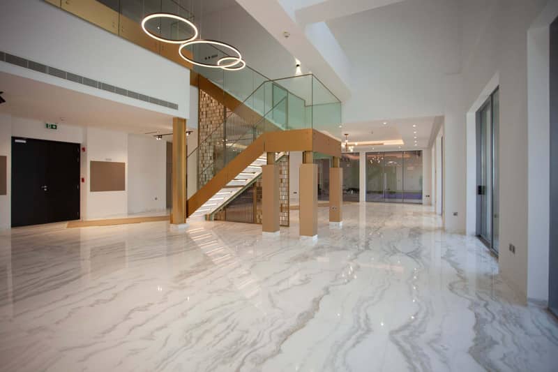 Luxury penthouses in a prestigious beachfront complex, Palm Jumeirah, Dubai, UAE — photo 5