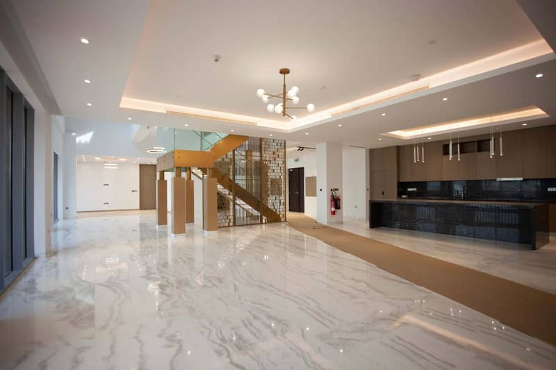 Luxury penthouses in a prestigious beachfront complex, Palm Jumeirah, Dubai, UAE — photo 5