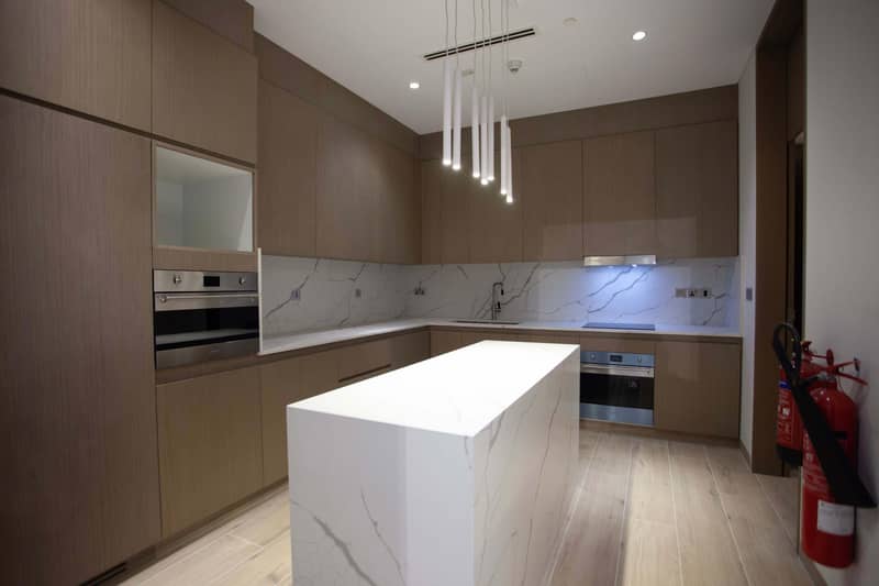 Luxury penthouses in a prestigious beachfront complex, Palm Jumeirah, Dubai, UAE — photo 8