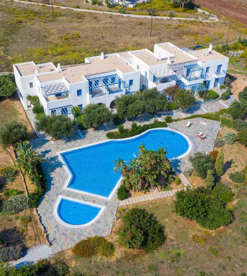 Резиденция с бассейном рядом с морем, Парос, Греция — фото 9