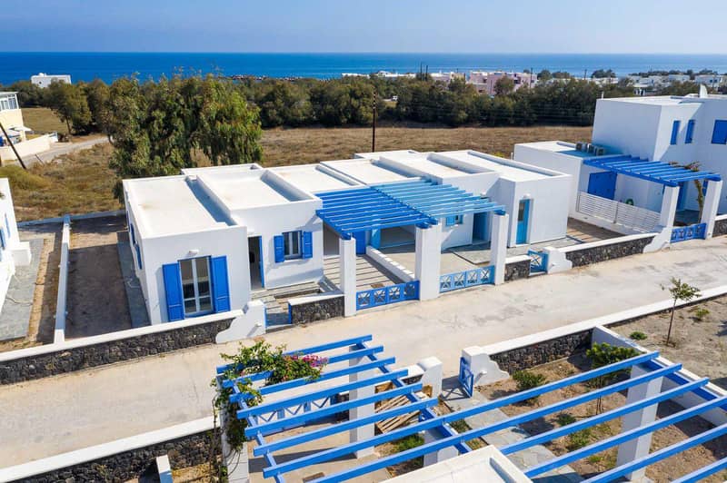 Beautiful residence at 200 meters from the beach, Santorini, Greece — photo 4