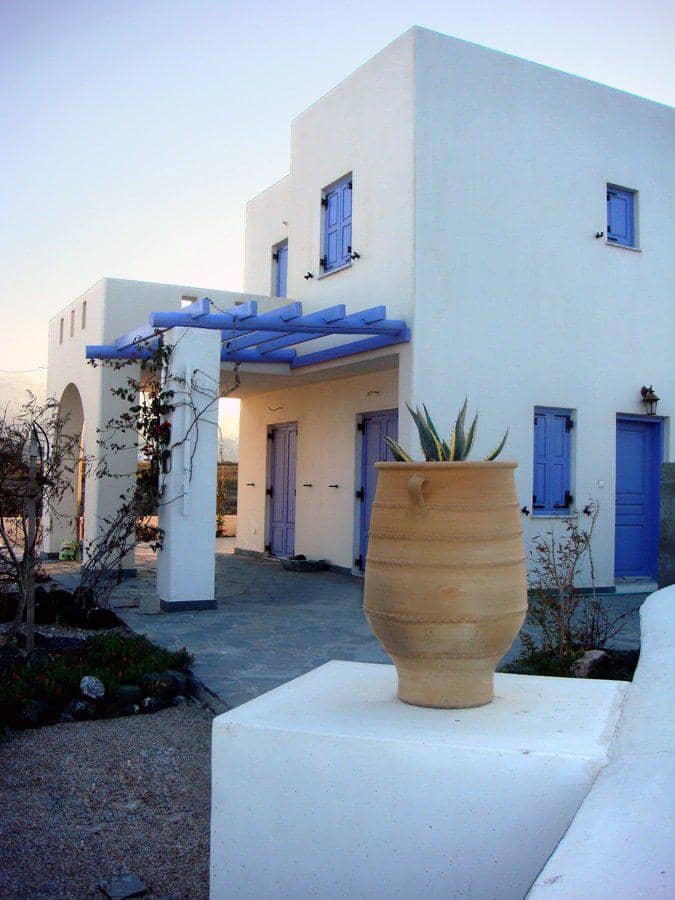 Beautiful residence at 200 meters from the beach, Santorini, Greece — photo 11
