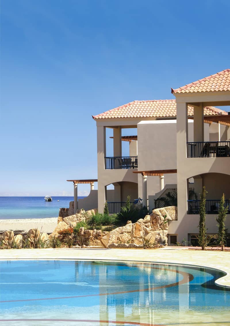 Luxury residence with a swimming pool and gardens near the beach, Chania, Greece — photo 7