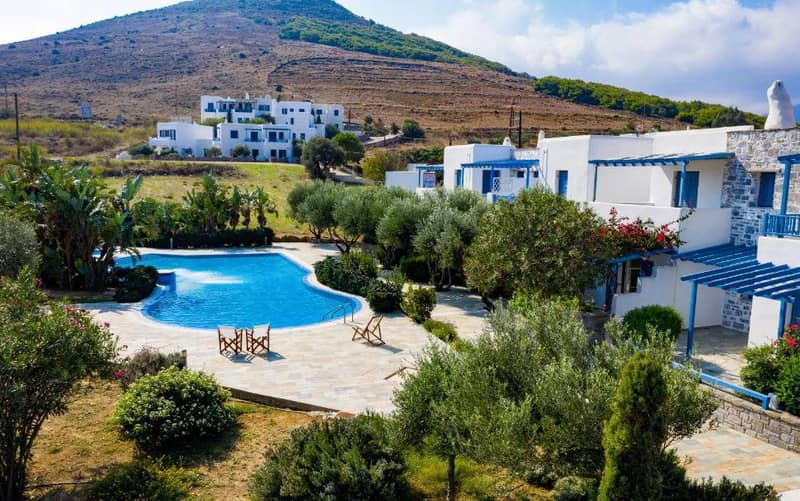 Residential complex with a swimming pool and gardens at 50 meters from the sea, Paros, Greece — photo 5