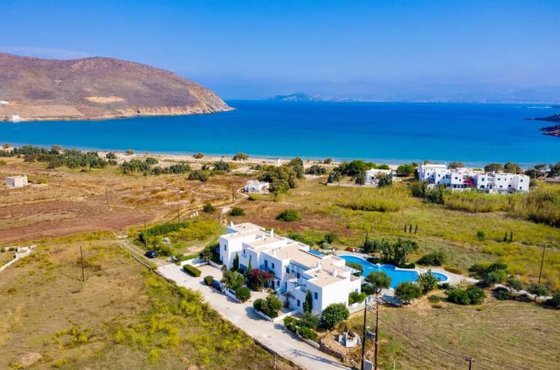 Residential complex with a swimming pool and gardens at 50 meters from the sea, Paros, Greece — photo 7