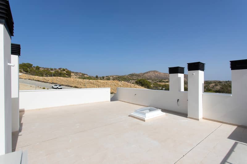 Townhouse in Monforte del Cid — photo 18