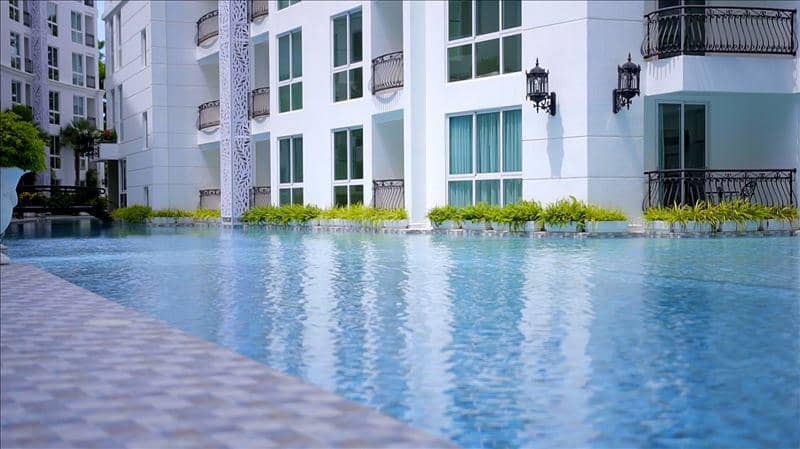 Residence with swimming pools, gardens and around-the-clock security in the center of Pattaya, Thailand — photo 13