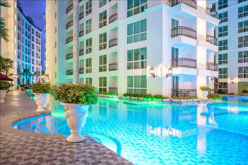 Residence with swimming pools, gardens and around-the-clock security in the center of Pattaya, Thailand — photo 14