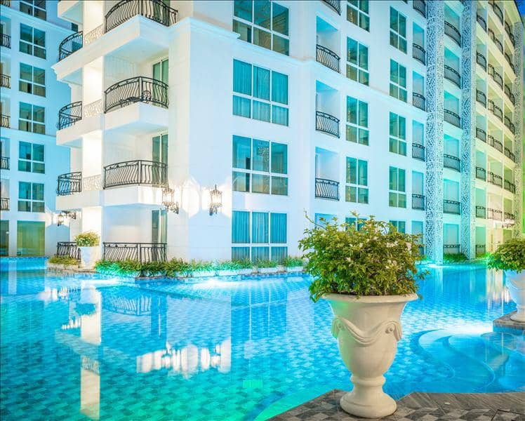 Residence with swimming pools, gardens and around-the-clock security in the center of Pattaya, Thailand — photo 20