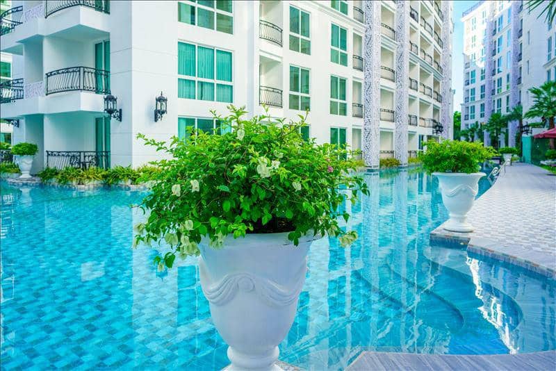 Residence with swimming pools, gardens and around-the-clock security in the center of Pattaya, Thailand — photo 21