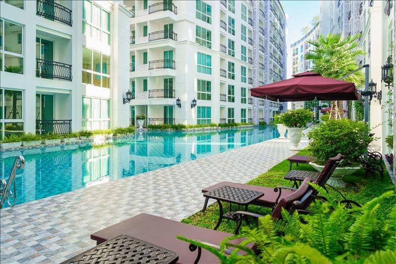 Residence with swimming pools, gardens and around-the-clock security in the center of Pattaya, Thailand — photo 11