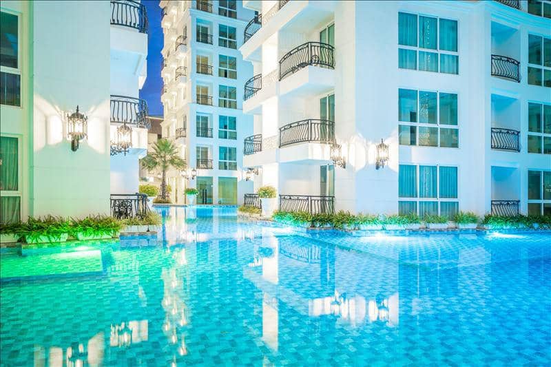 Residence with swimming pools, gardens and around-the-clock security in the center of Pattaya, Thailand — photo 19