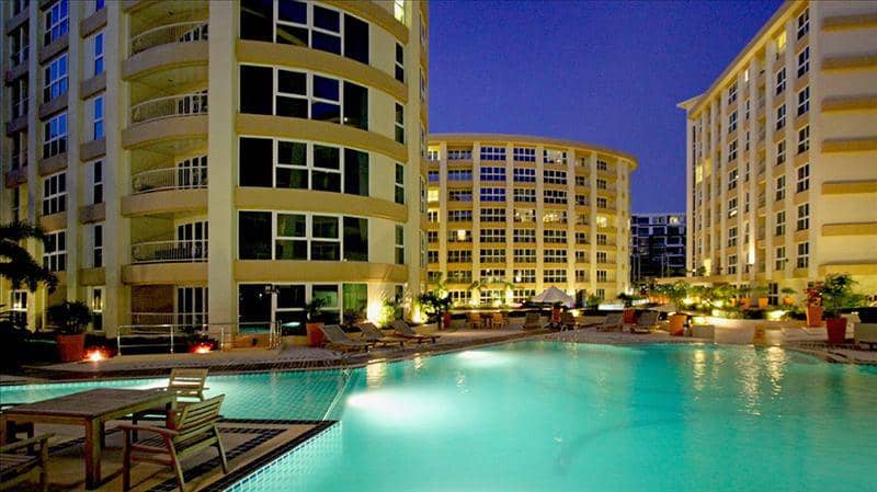 Luxury residence with swimming pools and a restaurant in the heart of Pattaya, Thailand — photo 11