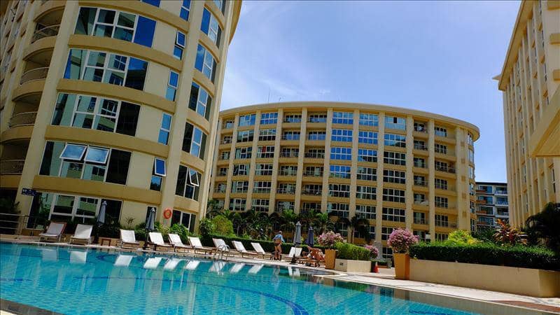 Luxury residence with swimming pools and a restaurant in the heart of Pattaya, Thailand — photo 6