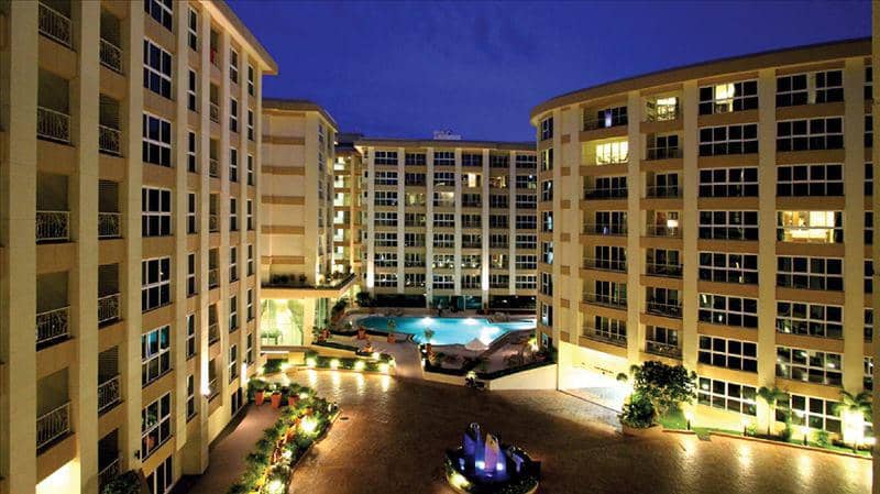 Luxury residence with swimming pools and a restaurant in the heart of Pattaya, Thailand — photo 12