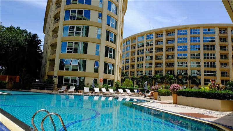 Luxury residence with swimming pools and a restaurant in the heart of Pattaya, Thailand — photo 5