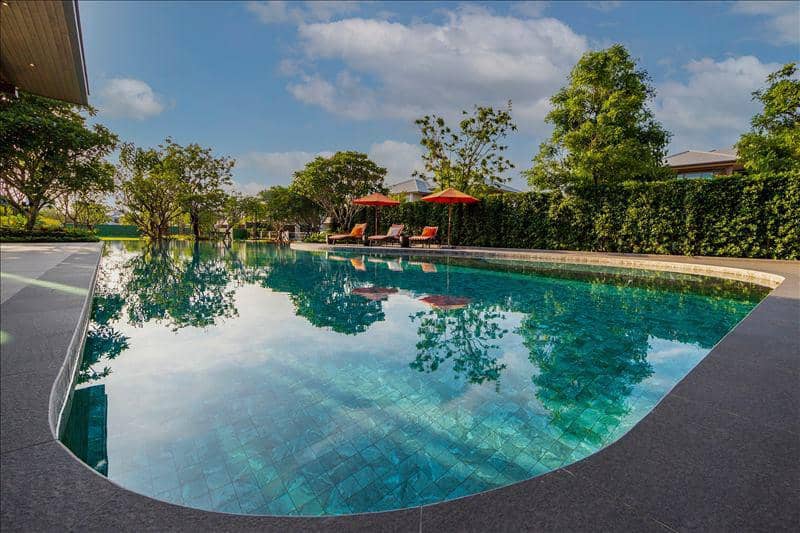 Complex of villas with a swimming pool and a fitness center, Bangkok, Thailand — photo 22