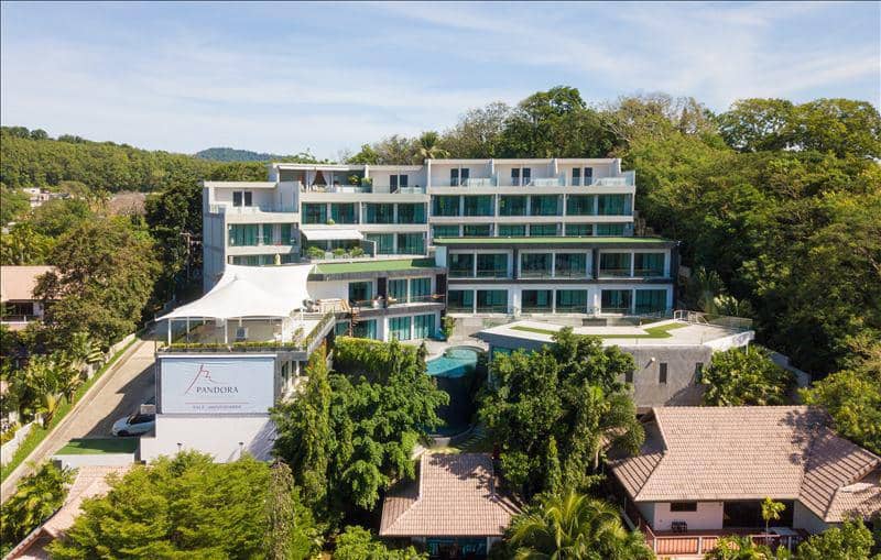 Guarded residence with swimming pools at 800 meters from the beach, Phuket, Thailand — photo 2
