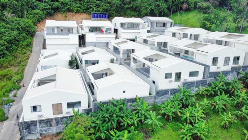New complex of villas with swimming pools and gardens, Maenam area, Samui, Thailand — photo 2