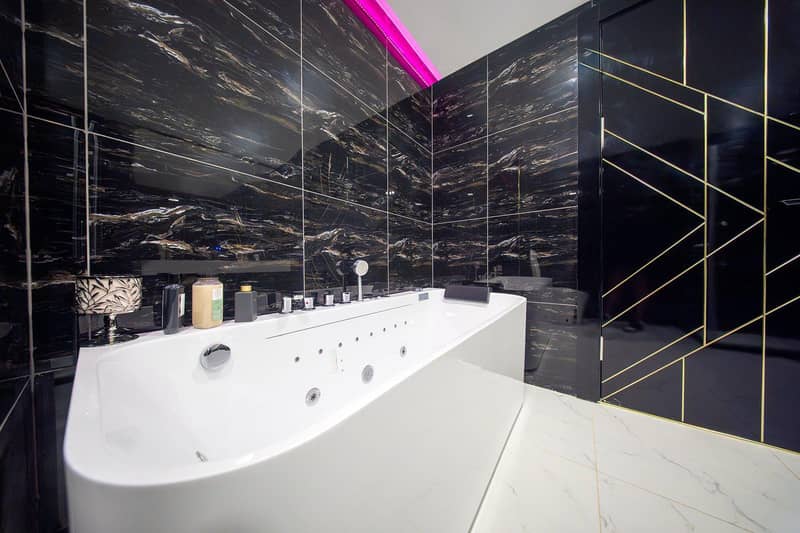 New high-rise residence with pools, waterfalls and jacuzzi, Pattaya, Thailand — photo 39