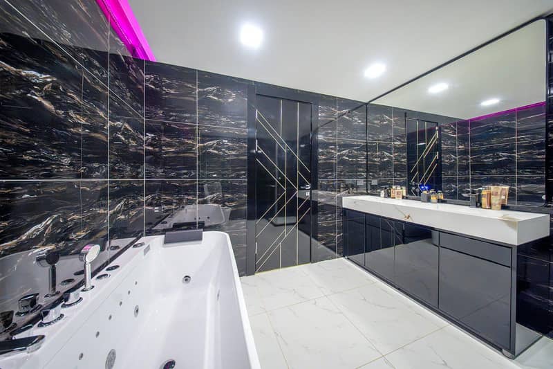 New high-rise residence with pools, waterfalls and jacuzzi, Pattaya, Thailand — photo 38
