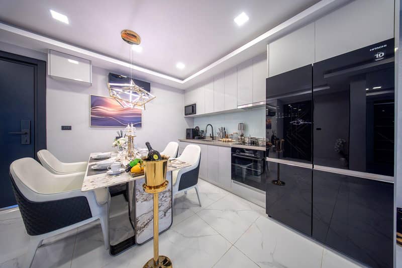 New high-rise residence with pools, waterfalls and jacuzzi, Pattaya, Thailand — photo 43