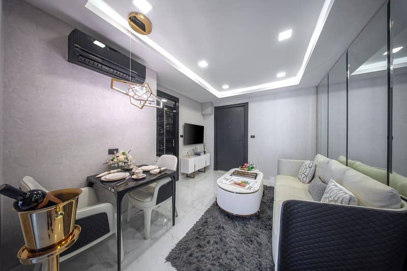 New high-rise residence with pools, waterfalls and jacuzzi, Pattaya, Thailand — photo 19