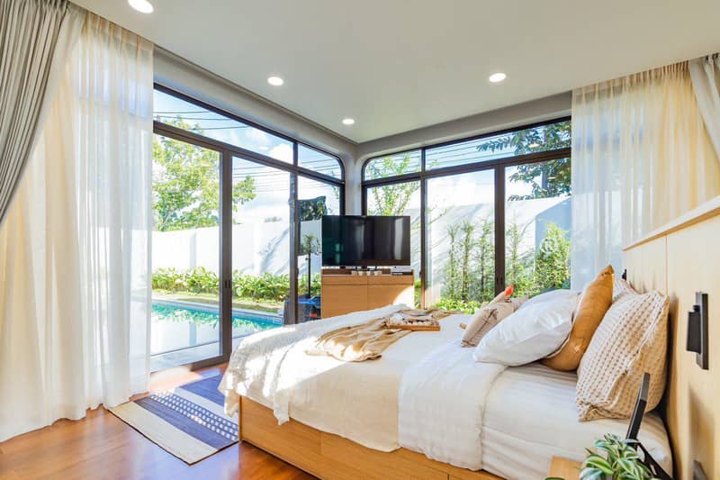 Complex of villas with swimming pools in a luxury residential area, Phuket, Thailand — photo 7
