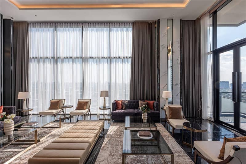 High-rise residential complex with swimming pools and panoramic river views, Bangkok, Thailand — photo 10