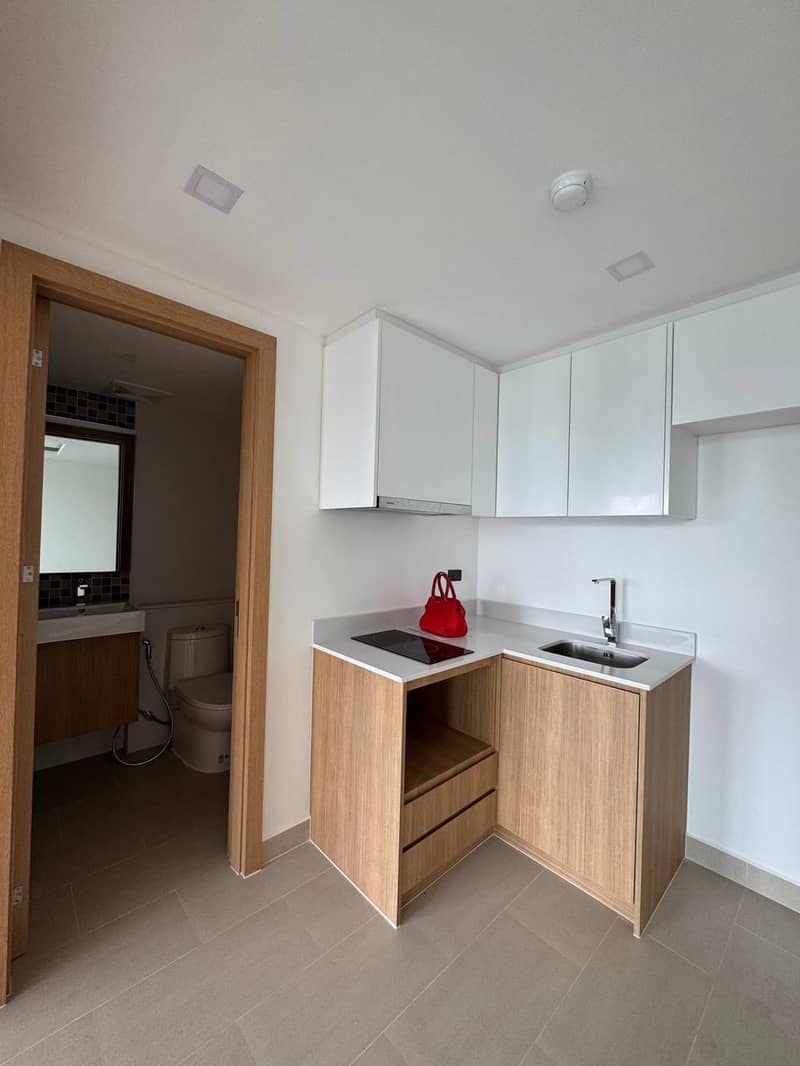 One-bedroom apartment with a view of the sea in a new premium residence with a pool and a garden, 100 m from the beach, Pattaya, Thailand — photo 4