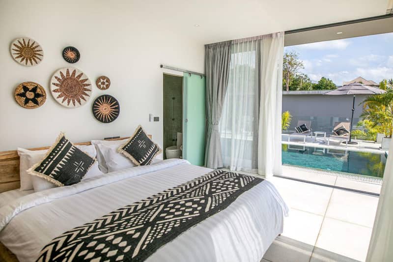 Complex of modern villas with swimming pools and views of the sea close to the international airport and the beach, Samui, Thailand — photo 7