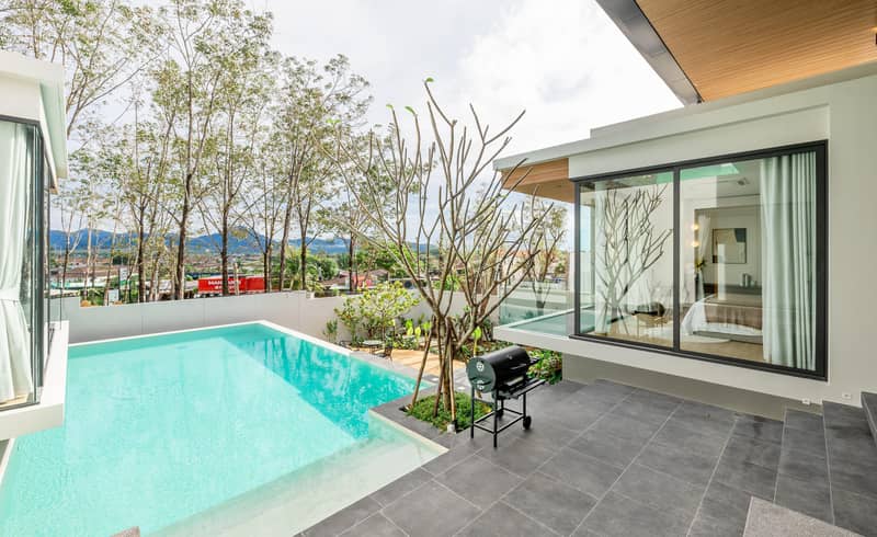 Complex of villas with swimming pools in a picturesque area, close to beaches, Phuket, Thailand — photo 4